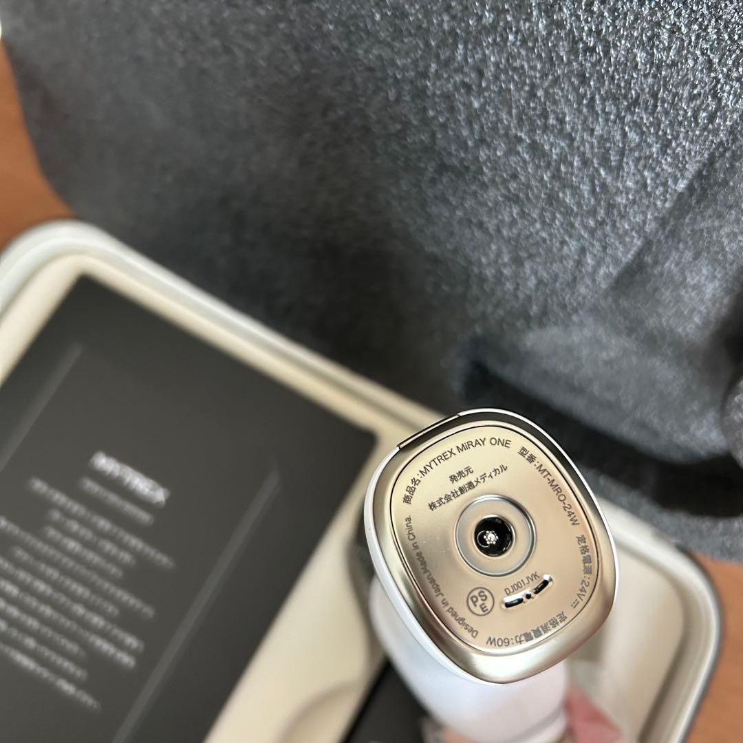 新品未使用品　MYTREX MiRAY ONE ホワイト　リフトアップ美顔器