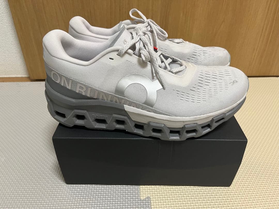 オン　クラウドモンスター2 スニーカー