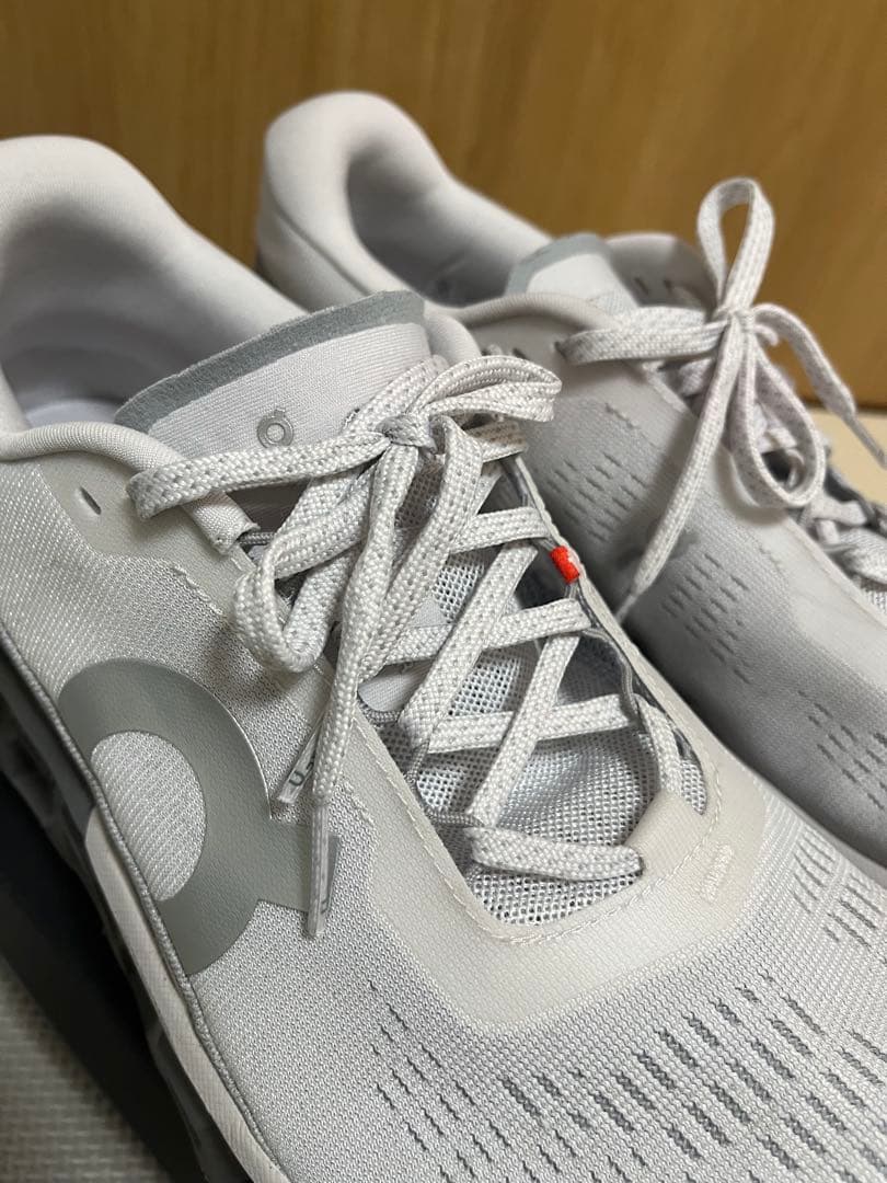 オン　クラウドモンスター2 スニーカー