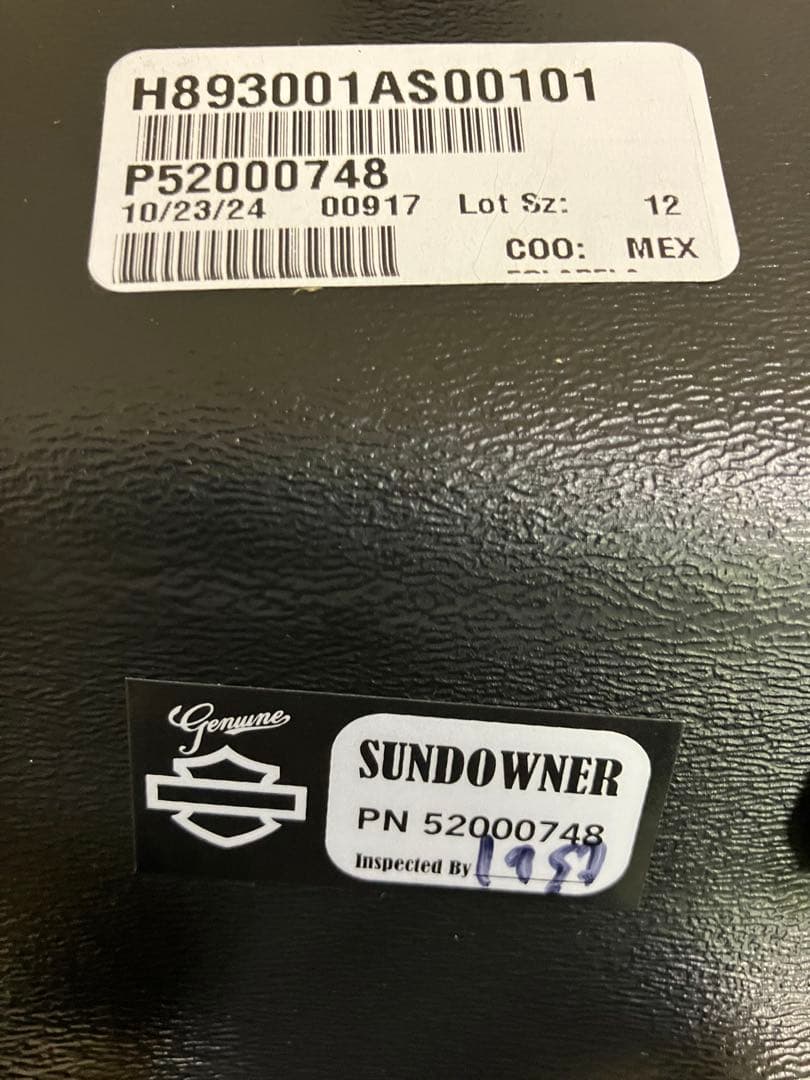 ハーレー　M8 ソフテイル　純正　シート　サンダウナー　ベルト付　美品