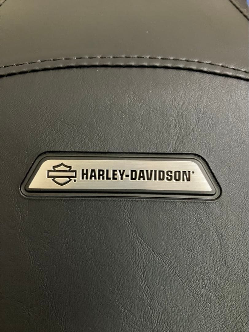 ハーレー　M8 ソフテイル　純正　シート　サンダウナー　ベルト付　美品