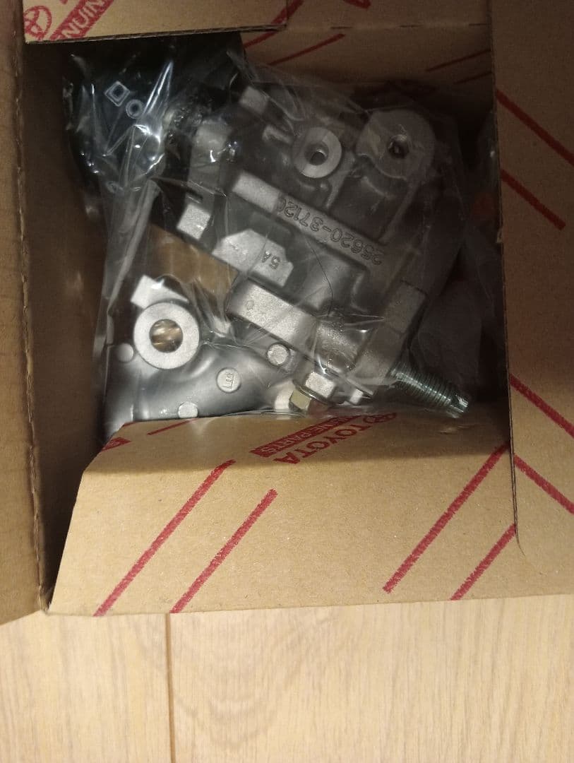 トヨタプリウスEGR新品