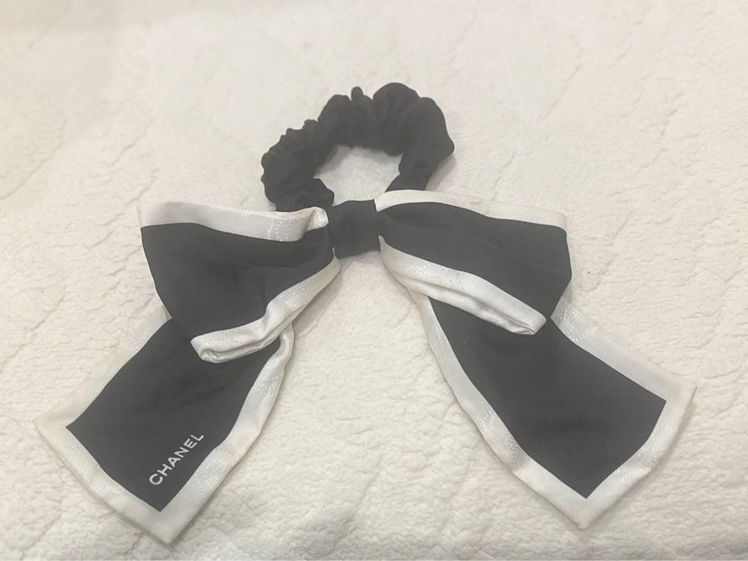 CHANEL リボン付きヘアゴム 黒/白