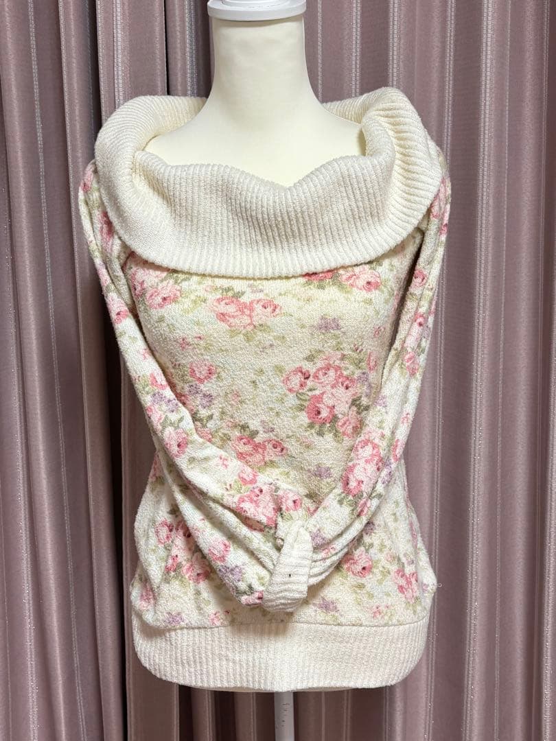 リズリサ　お花柄ニットトップス