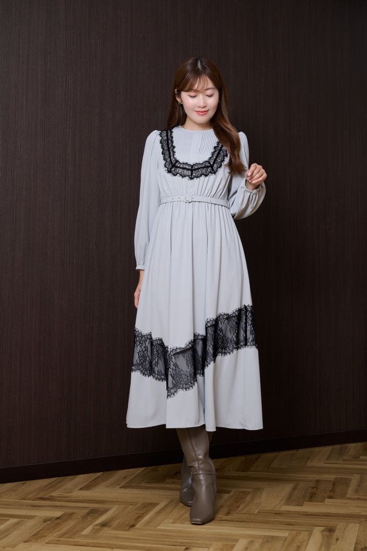 ワンピース herlipto Rosaline Lace Trimmed Dress