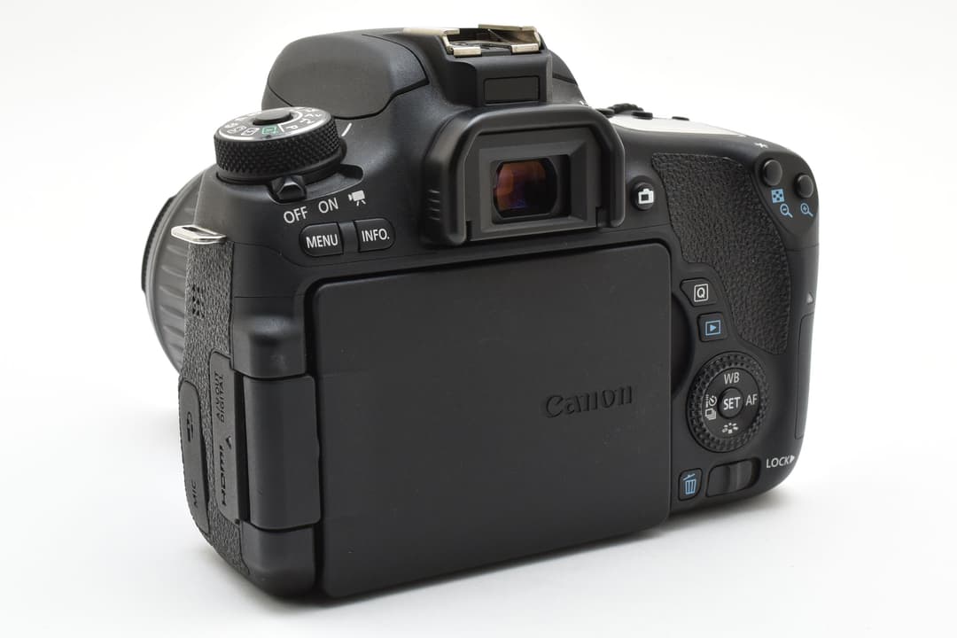 美品 Canon キャノン EOS 8000D レンズキット #9205