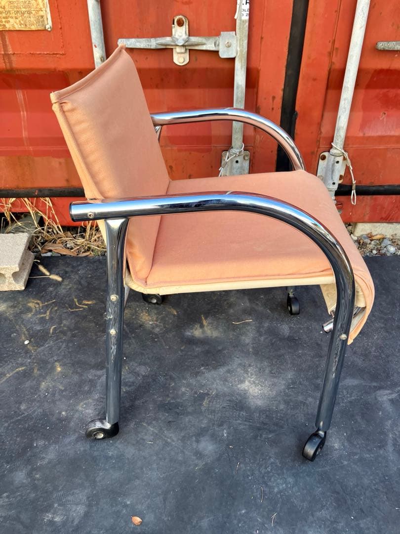 innovator ボガートカフェアームチェアー