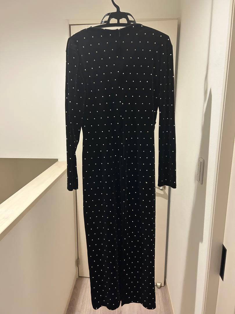 シャイニーベルベットミディ丈ワンピース