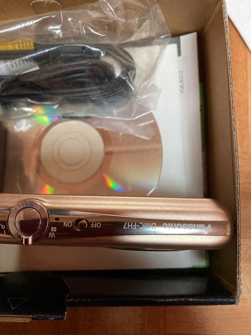 デジタルカメラ Panasonic LUMIX DMC-FH7