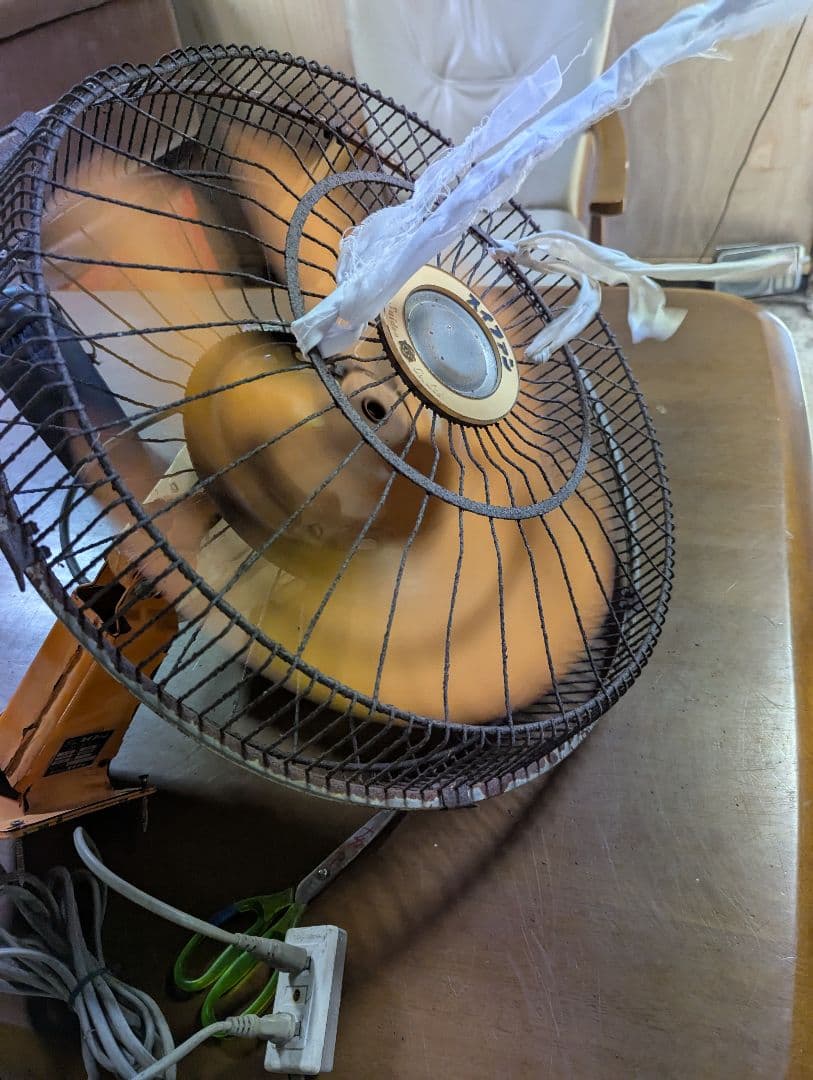 昭和レトロ•壁付扇風機•スイデン壁付扇風機•可動品•金属プロペラ•業務用？•首振