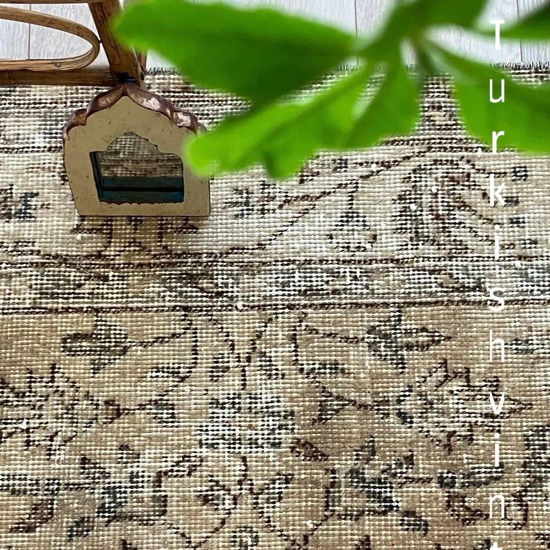 キャラメルベージュ55×119✳︎フラワー　L字デザイン　トルコヴィンテージラグ