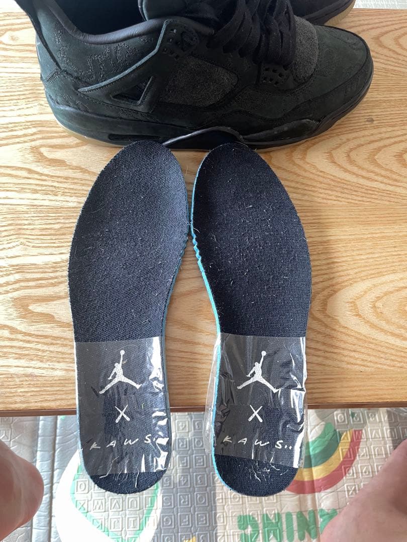 靴 JODAN4 retro x KAWS AIR