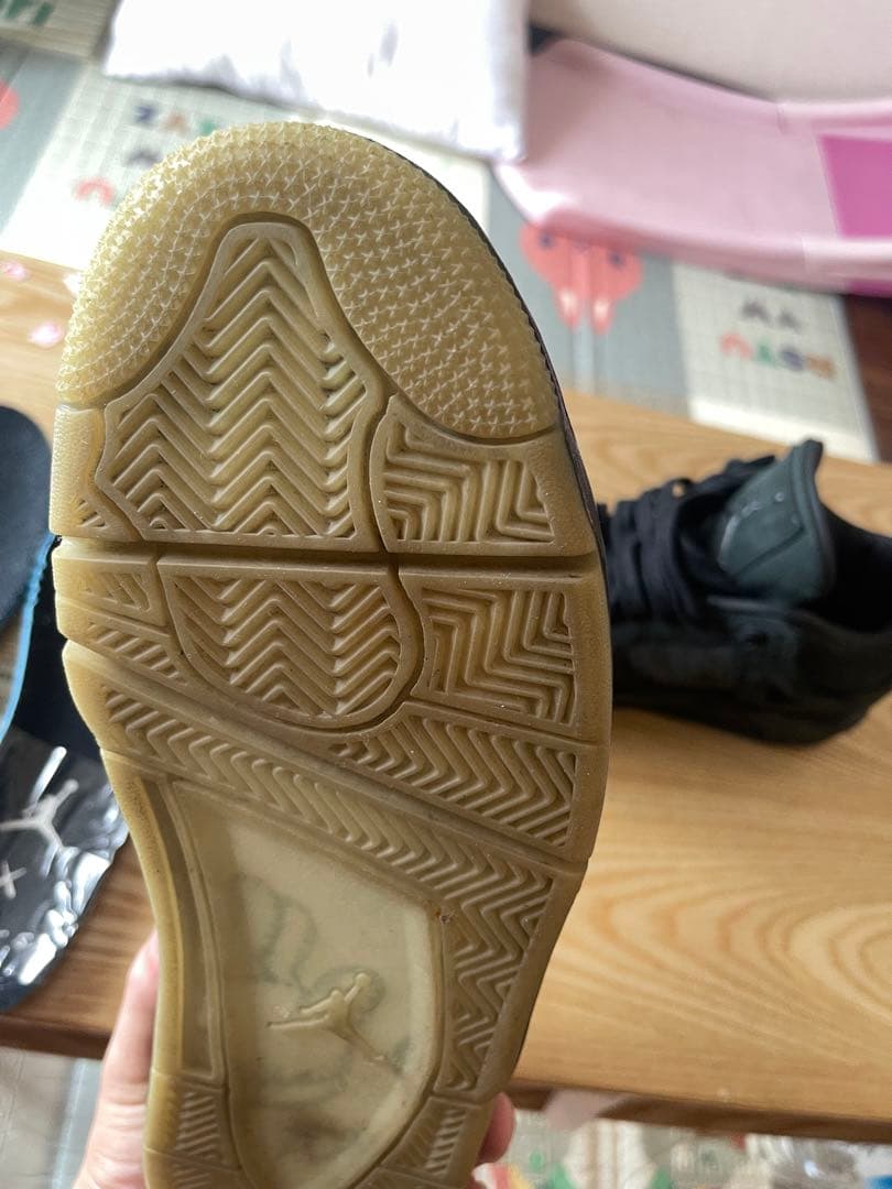 靴 JODAN4 retro x KAWS AIR