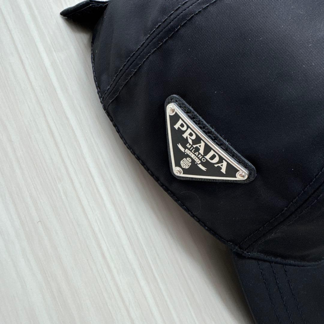 PRADA ブラック キャップ Mサイズ