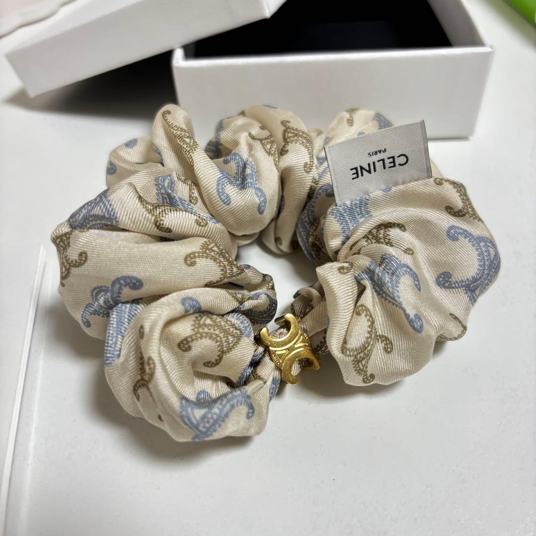 CELINE シュシュ　ベージュ