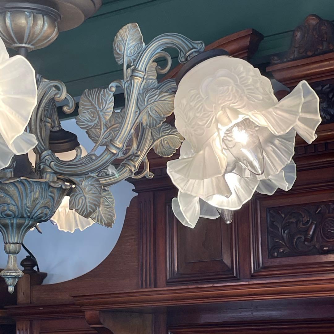 r179 IDC大塚家具 真鍮製 6灯シャンデリア 豪華でクラシックなデザイン