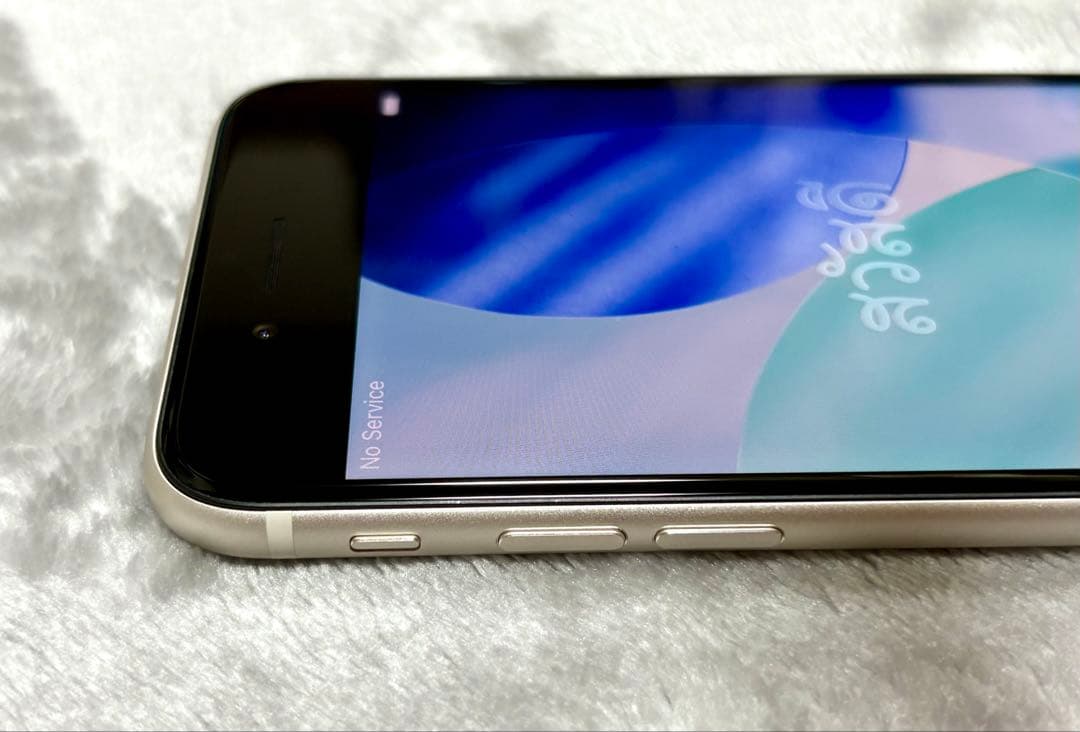 【美品】Apple iPhone SE第3世代本体StarlightSIMフリー