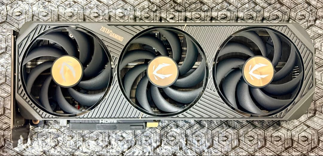 ZOTAC RTX 5070 SOLID 12GB 美品・付属品完備