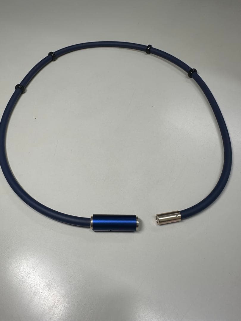 【直営限定色】V4パワーネックレスネオプラスYOX00024 ネイビー/ゴールド