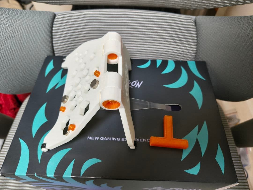 Azeron Cyborg II スタンド付