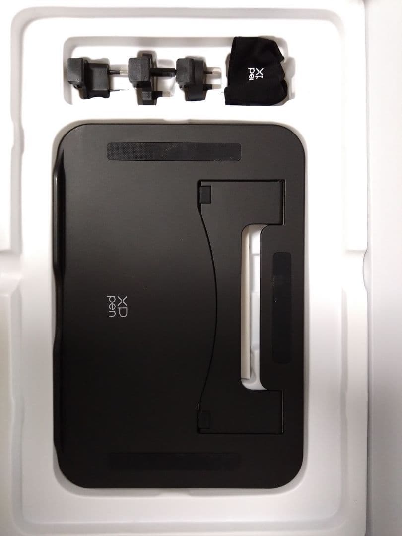 液タブ　XPPen 15.6インチ Artist15.6 Pro