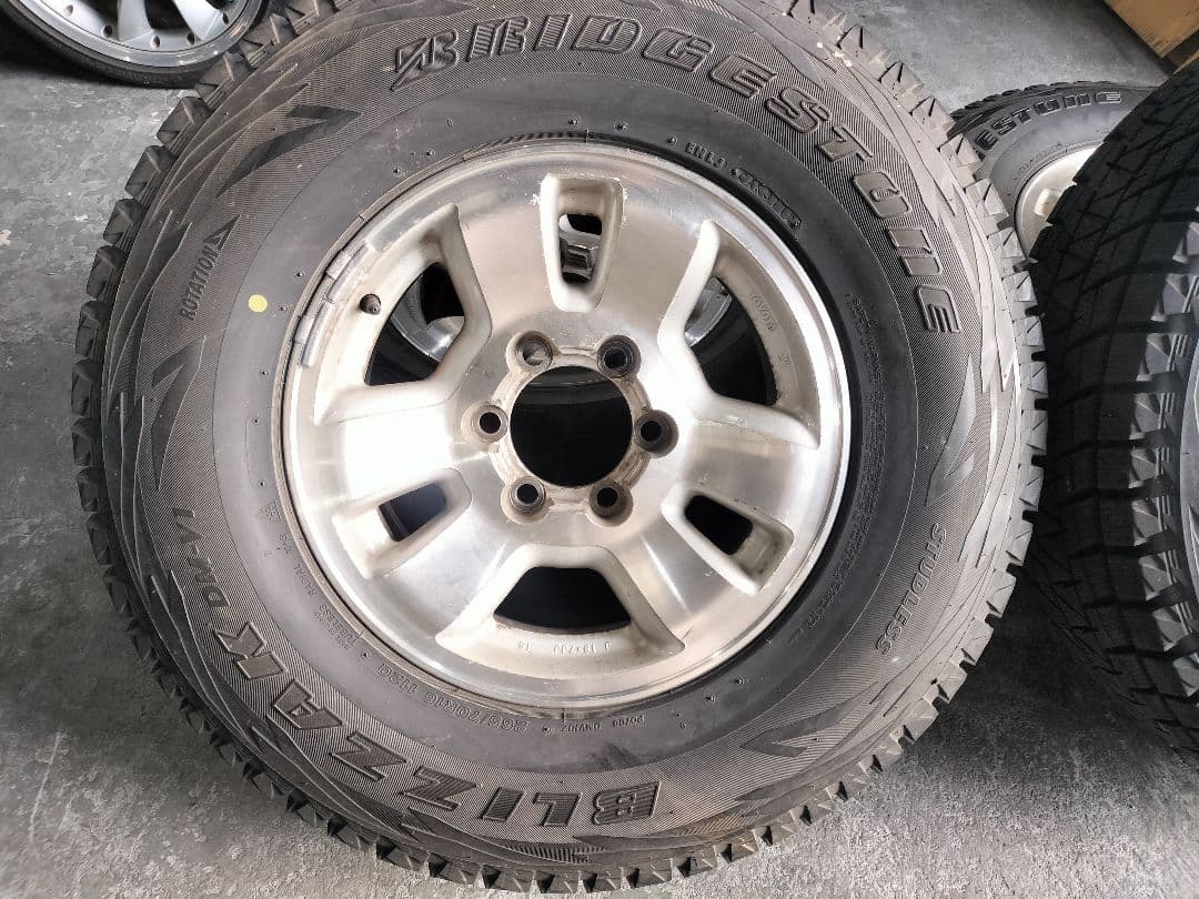 BS ブリザック 16インチタイヤセット　スタッドレス　ランクル　サーフ