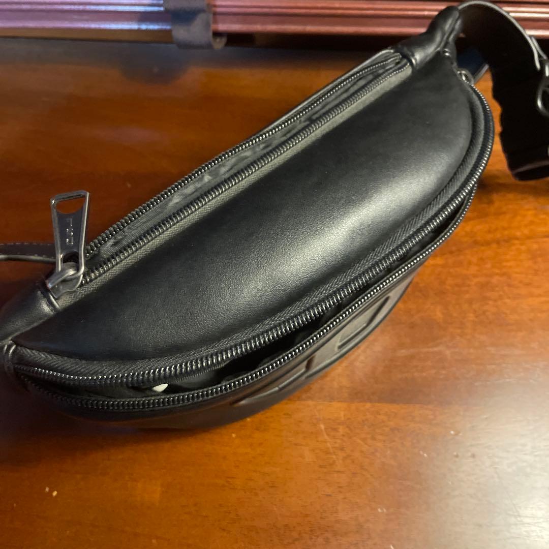 DIESEL ボディバッグ ブラック 値下げ交渉可