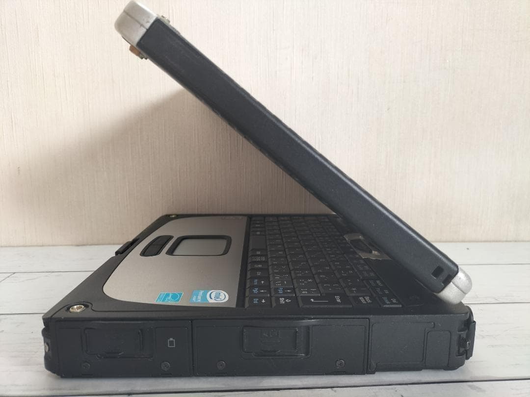 TOUGHBOOK CF-18 10.4型/落下や衝撃、水、埃に強い堅牢PC 1