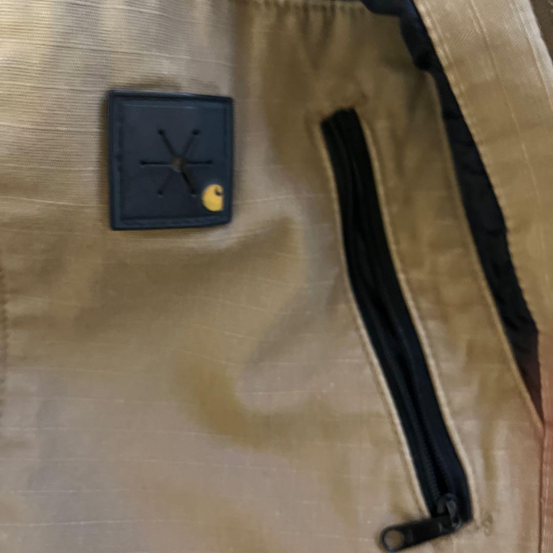 Carhartt ベージュダイヤモンドキィルティング フード付きジャケット