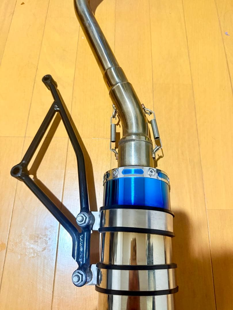 PCX jk05ステンレス製マフラー 青と銀のグラデーション