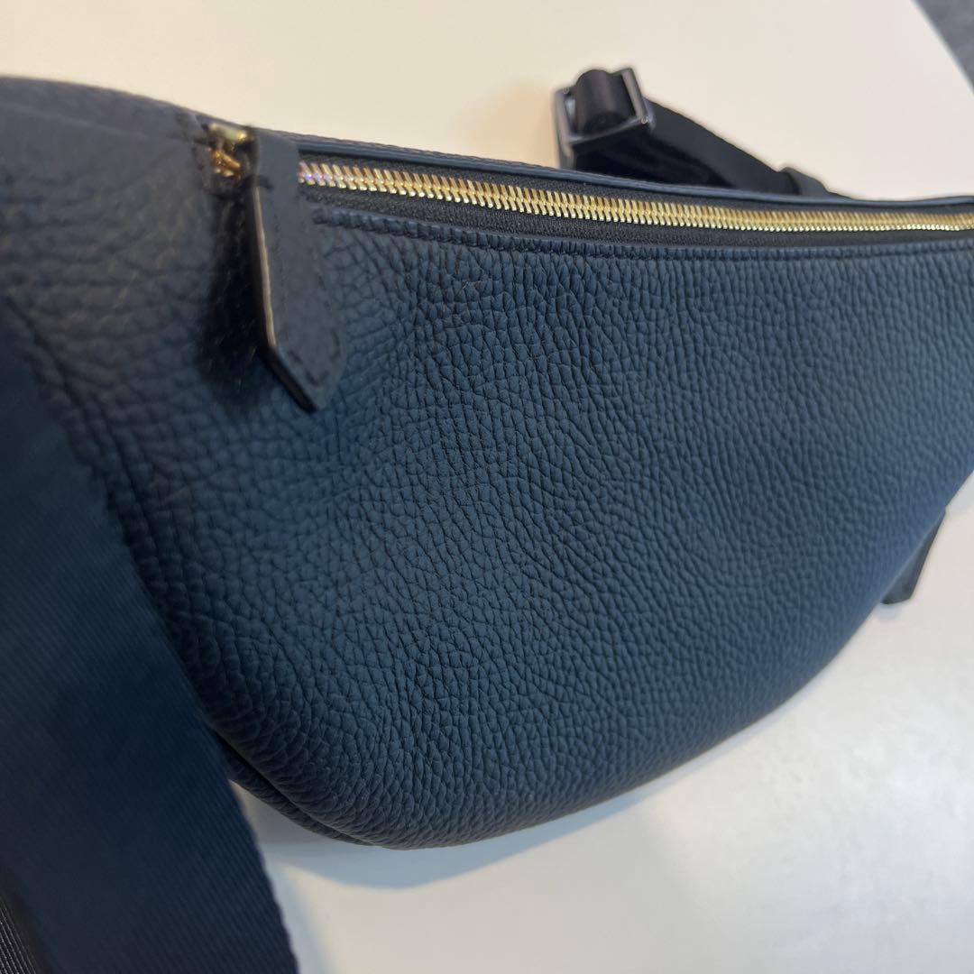 [ほぼ新品] MAISON de SABRÉ レザー スリングバッグ