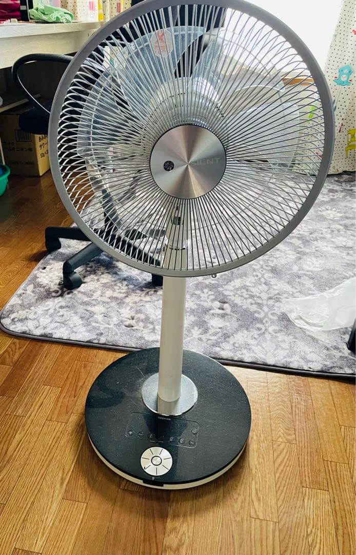 TOSHIBA 扇風機 スタイリッシュデザイン