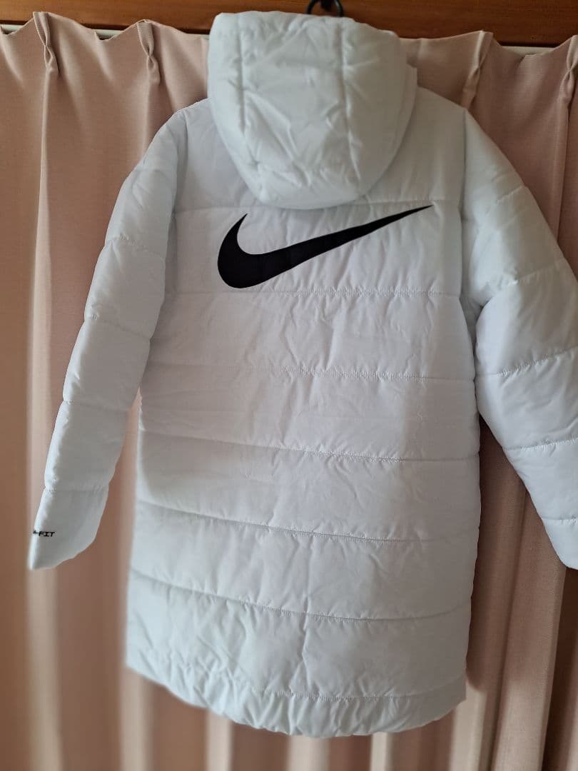 NIKEダウン　S　ホワイトダウンジャケット　白　ナイキ　ロングベンチコート