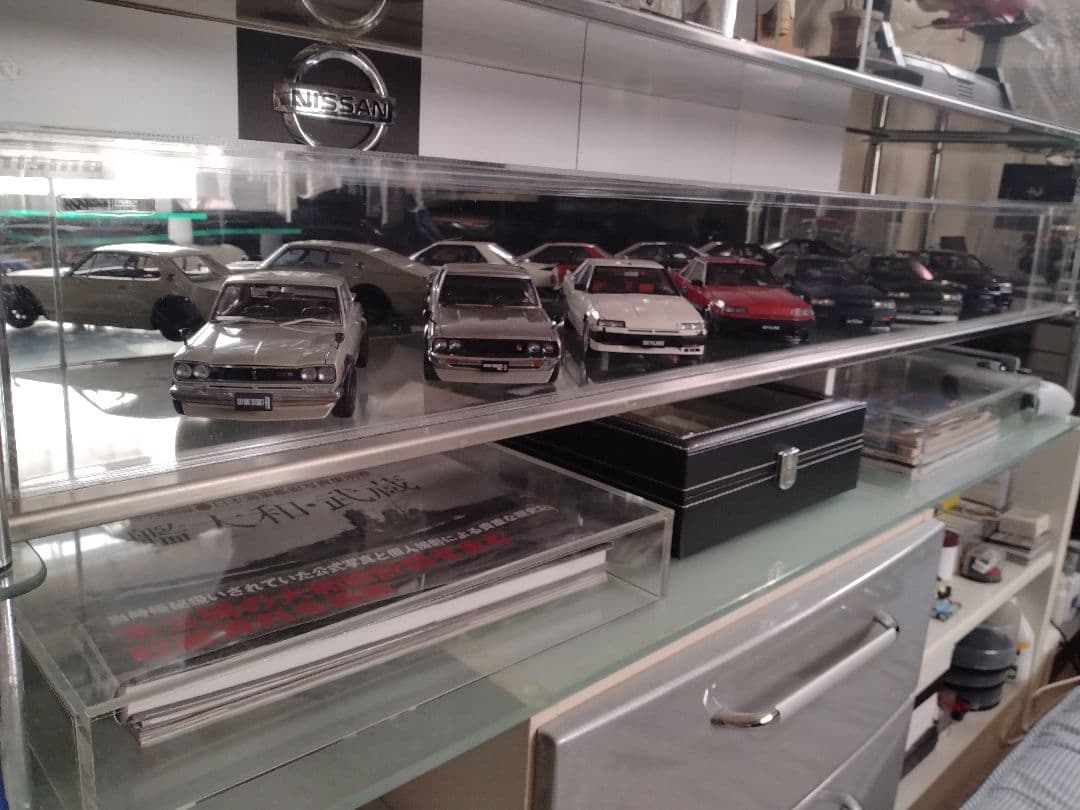 ラリー1/18 ミニカーディスプレイケース　背面ミラー　正面けんどん式