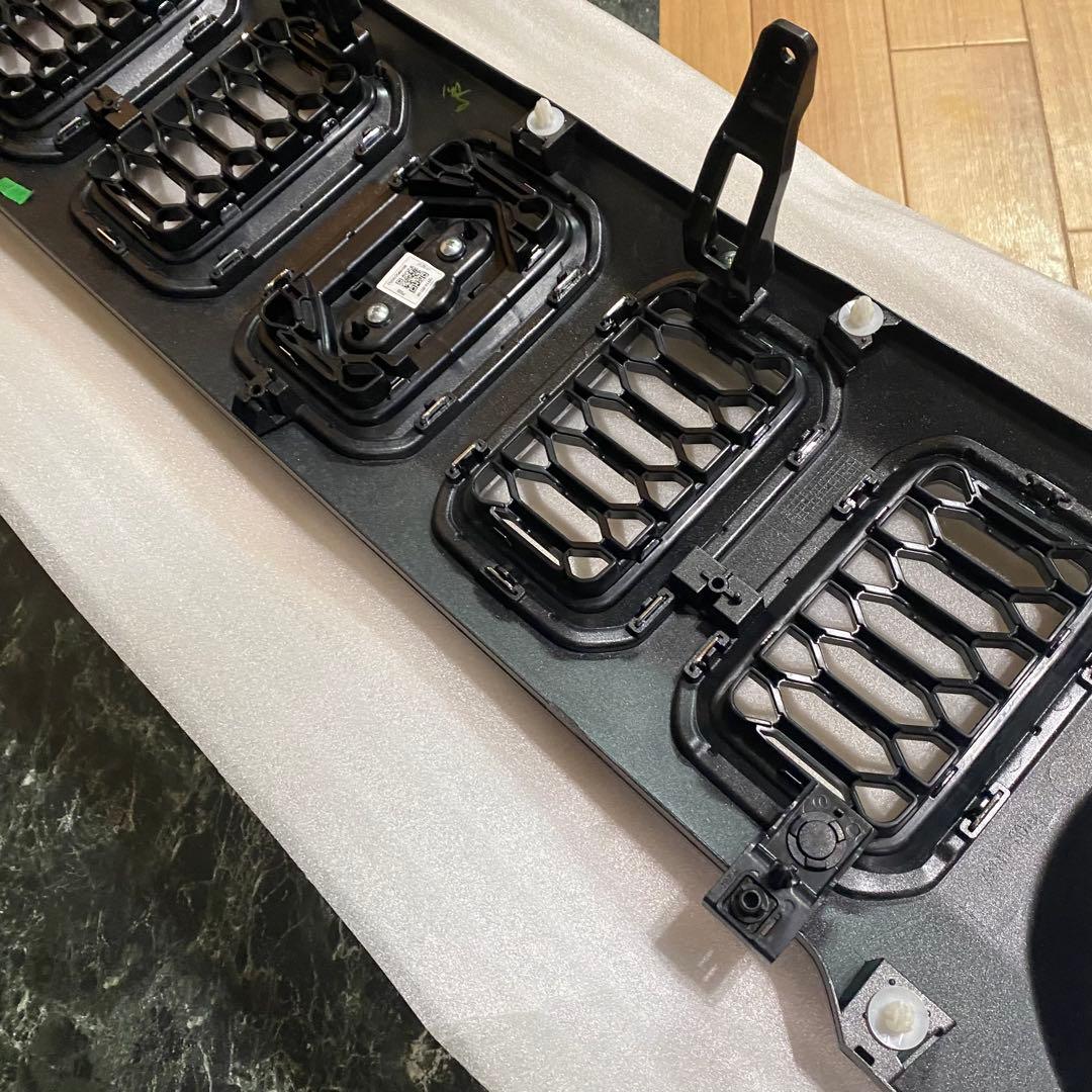 ジムニー　ノマド　純正　フロントグリル　未使用品 ジムニー グリル