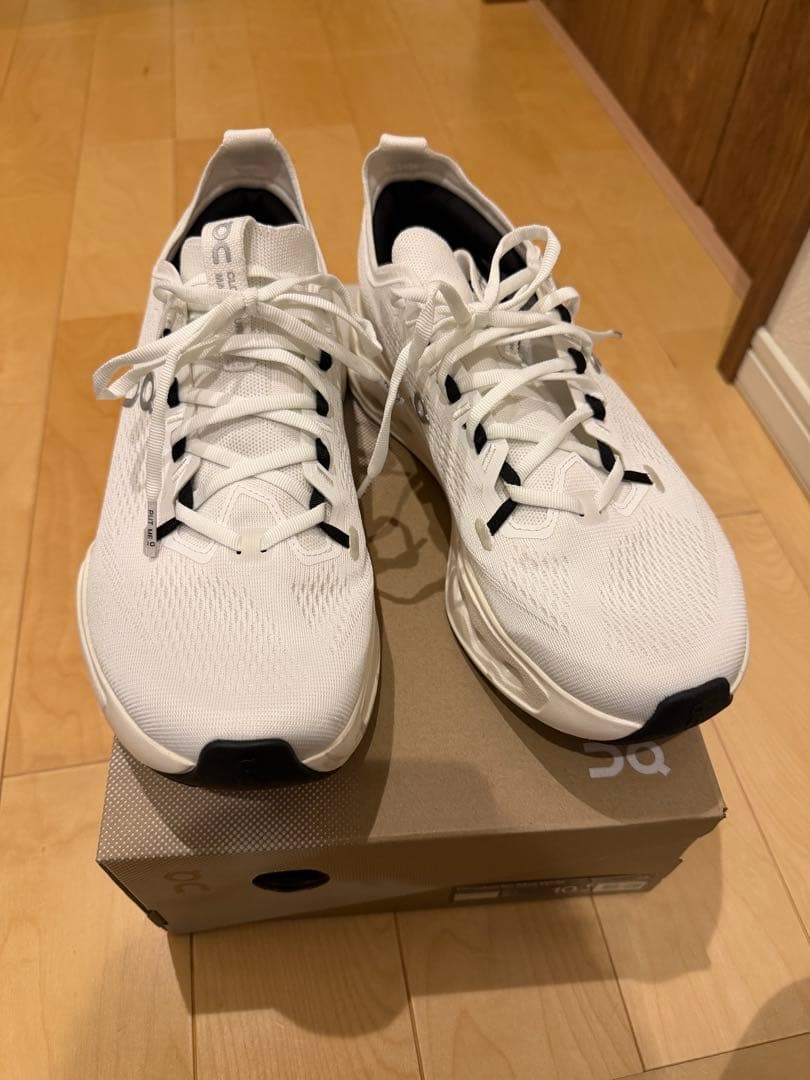 Cloudsurfer Max Wide ホワイト ２８センチ