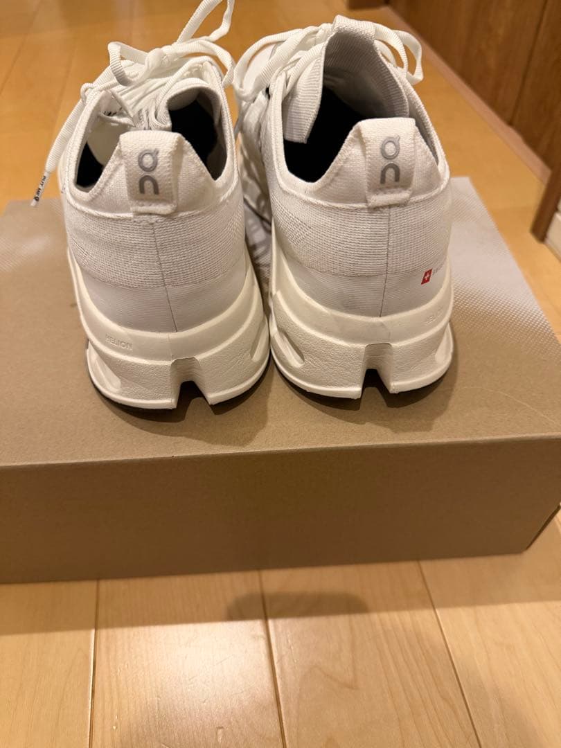 Cloudsurfer Max Wide ホワイト ２８センチ