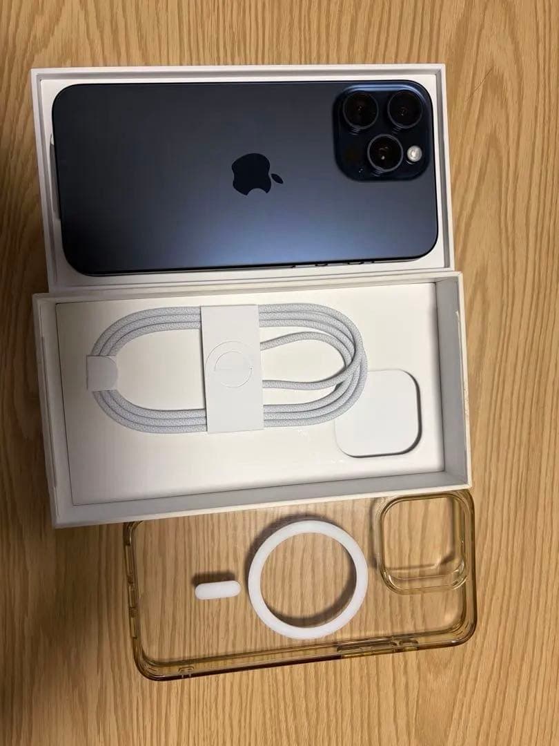 美品 iPhone15 PROMAX 【SIMフリー】