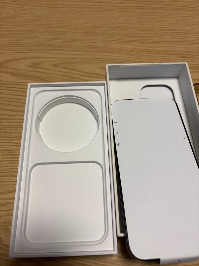 美品 iPhone15 PROMAX 【SIMフリー】