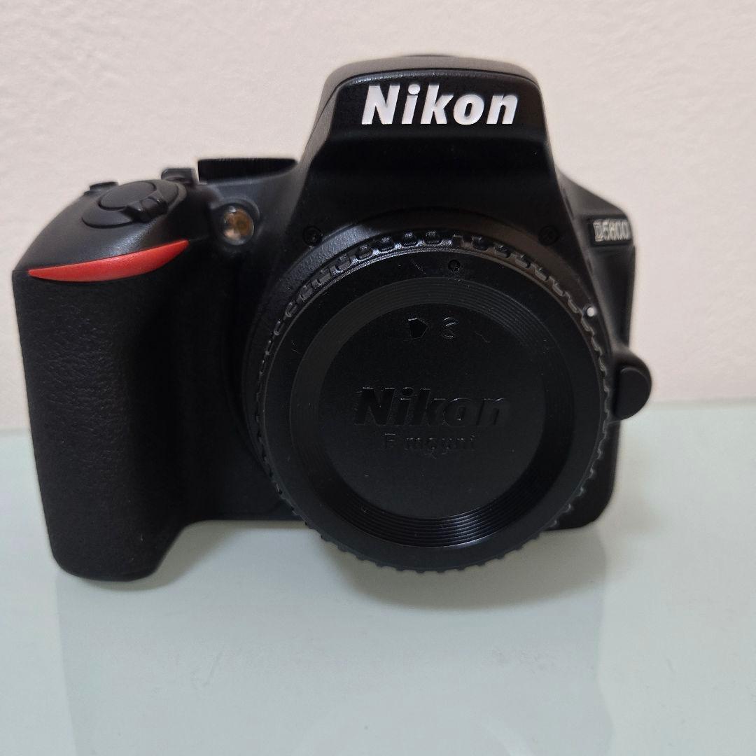 Nikon D5600 ダブルズームキット+おまけ付き