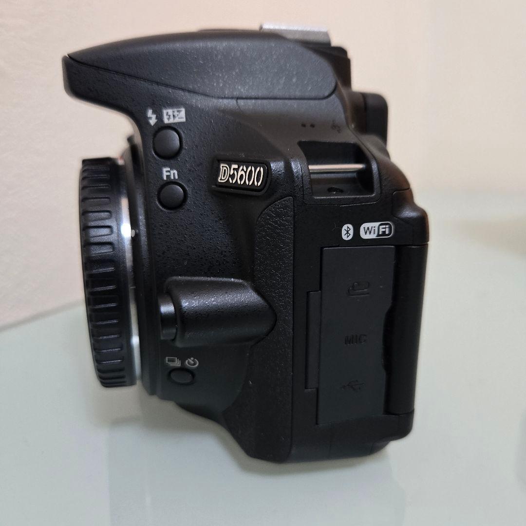 Nikon D5600 ダブルズームキット+おまけ付き