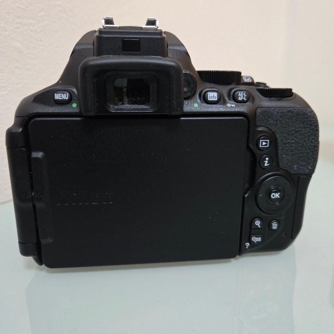 Nikon D5600 ダブルズームキット+おまけ付き