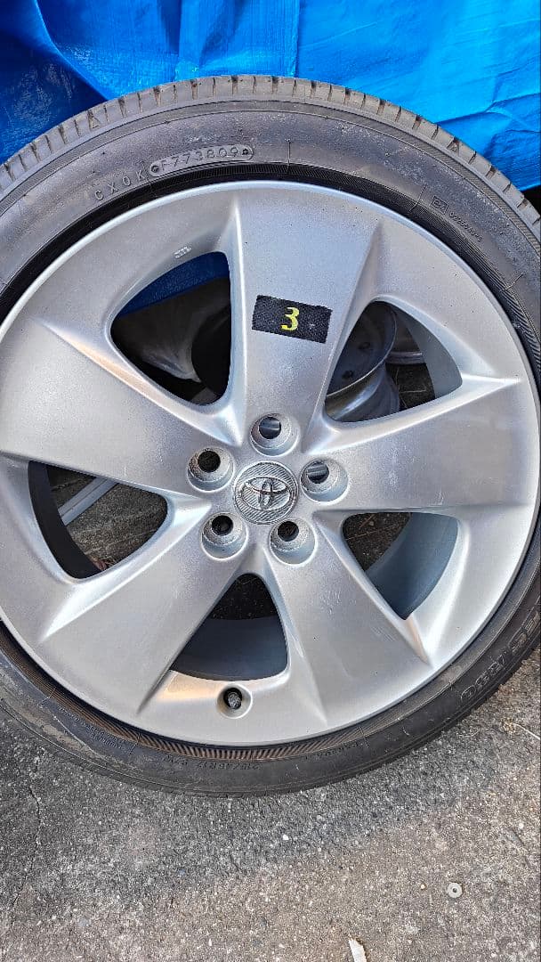 み*ぃ様 トヨタ プリウス純正　17インチホイールセット