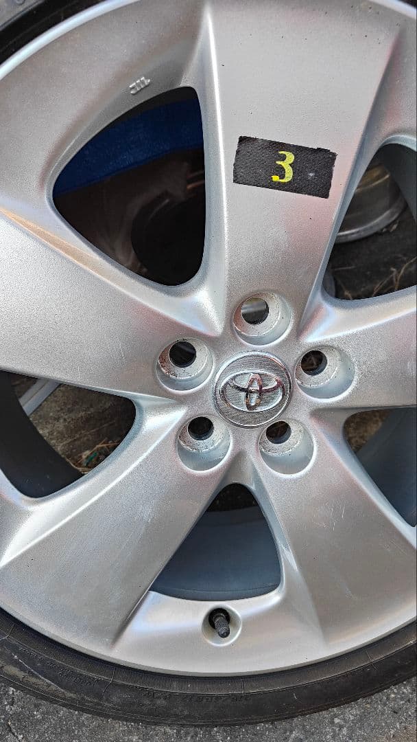 み*ぃ様 トヨタ プリウス純正　17インチホイールセット