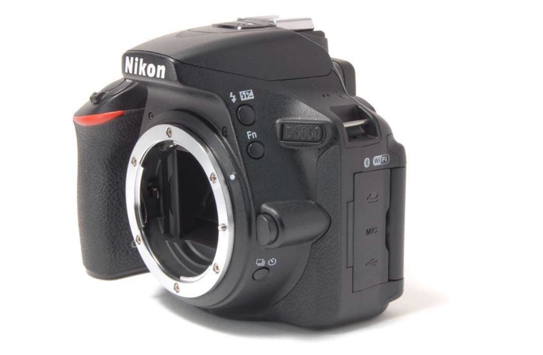 Wi-Fi搭載！高画質一眼 Nikon D5600 動作◎ 人気 軽量 即使用可