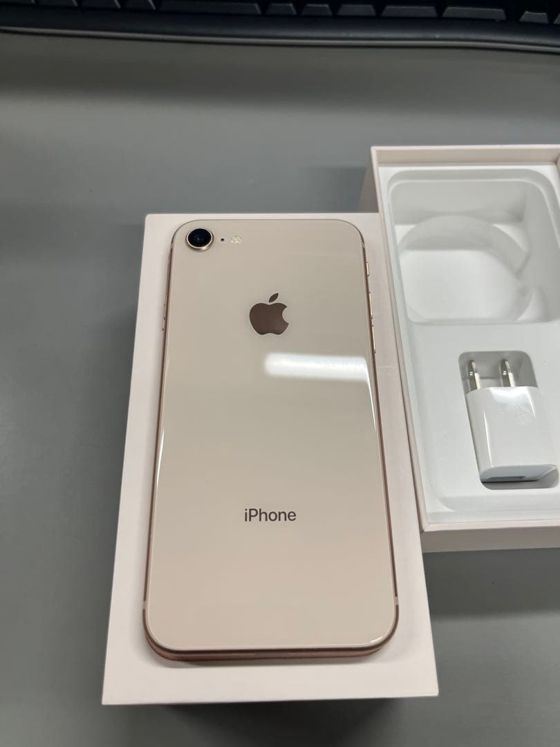 iPhone8 64GB 本体 充電不良あり 画面美品 ジャンク扱い