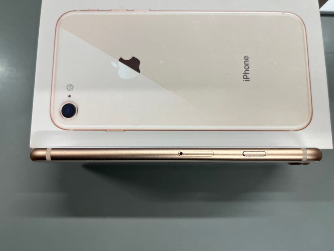 iPhone8 64GB 本体 充電不良あり 画面美品 ジャンク扱い