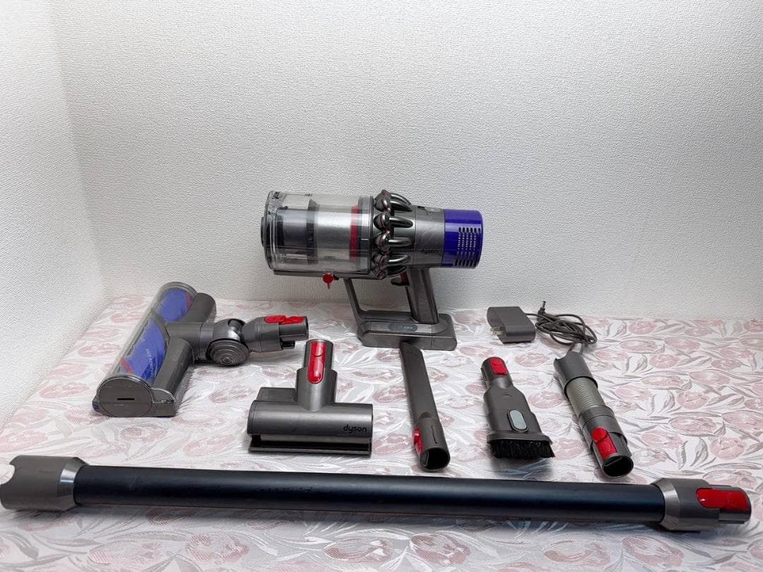 【分解洗浄済】325-2-ダイソン dyson v10 sv12 掃除機 作動品