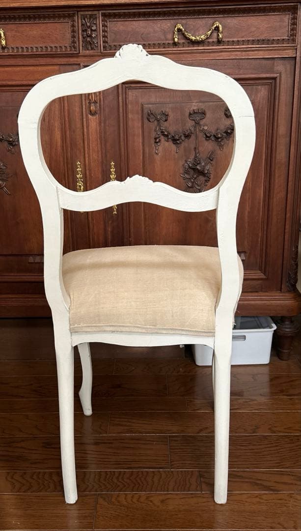 希少　フランスアンティークホワイトチェア　ロカイユ装飾
