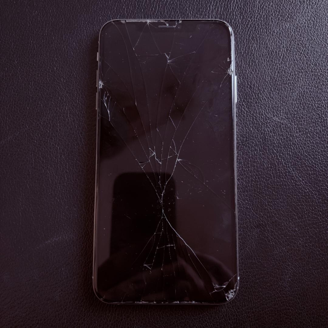 iPhone XS Max 64GB 本体　中古　ひびあり